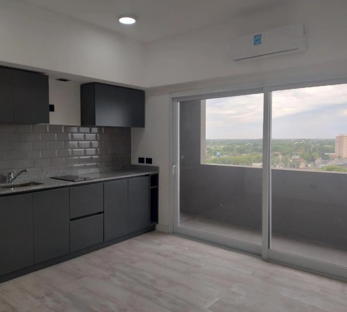 Monoambiente a estrenar con balcón en Lomas de Zamora