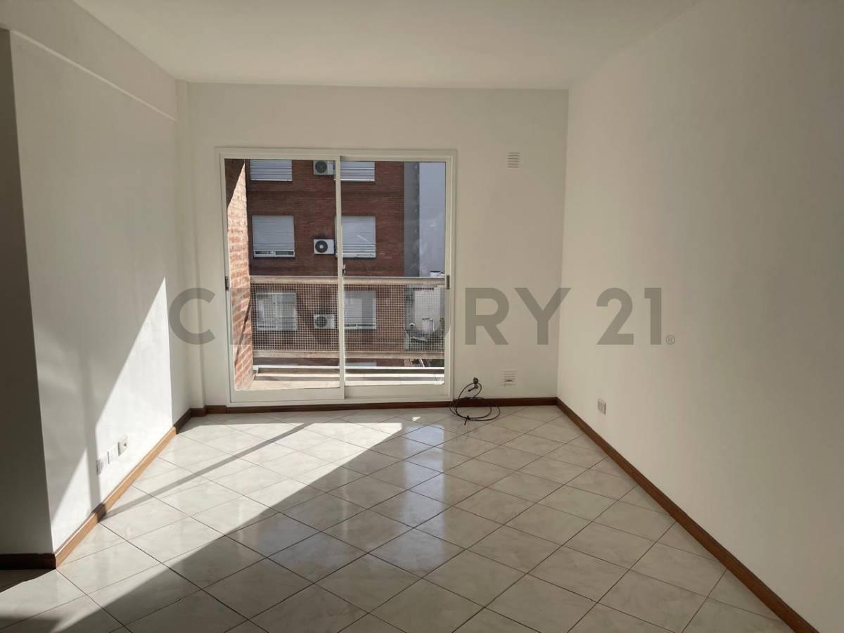 Two-room half-floor apartment for rent in Villa del Parque