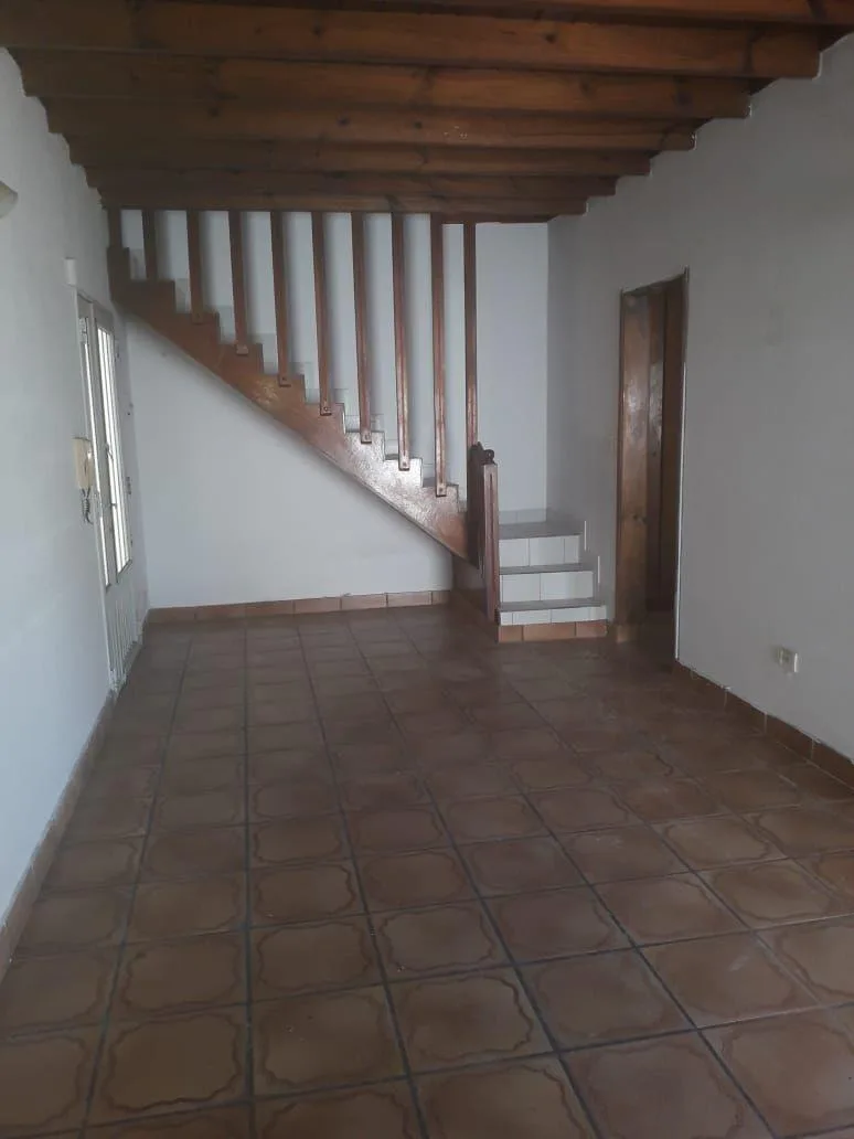 Duplex en Alquiler, 3 Dorm. con Patio, La Plata