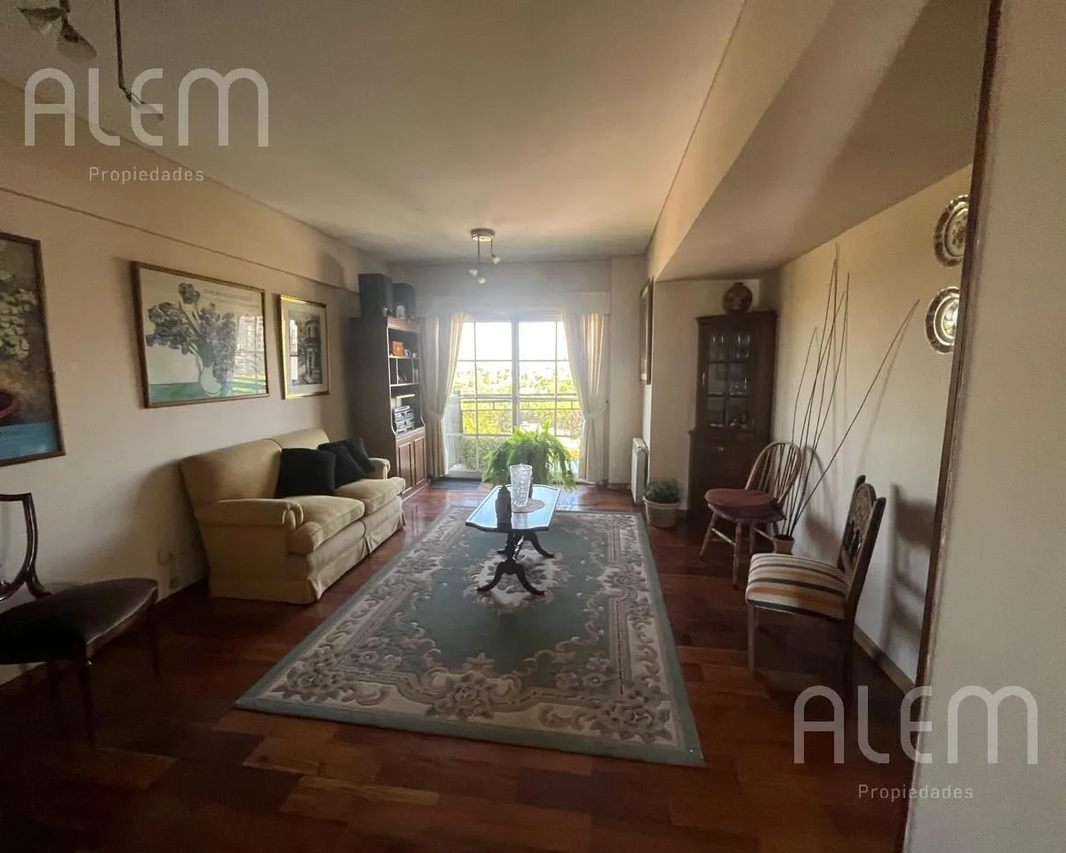 Four-room apartment with private lobby in Lomas de Zamora Oeste
