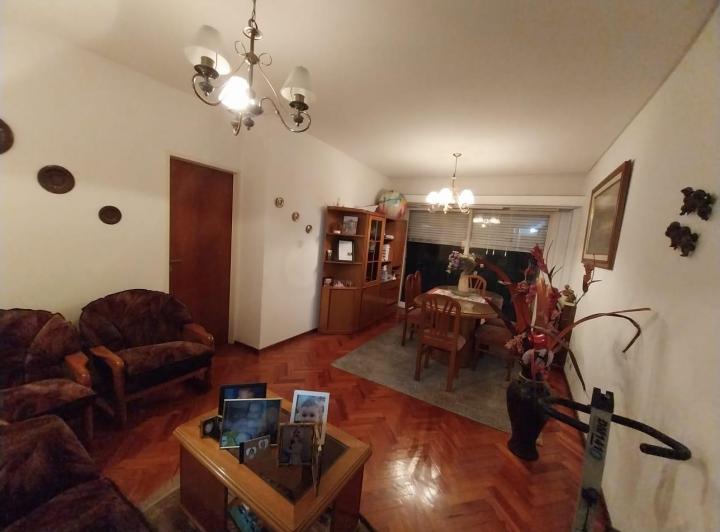 Three-bedroom half-floor apartment in Villa Urquiza