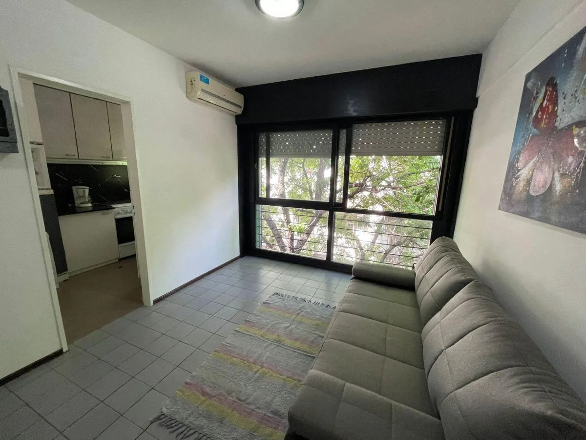 Apartamento de dois ambientes em Monserrat