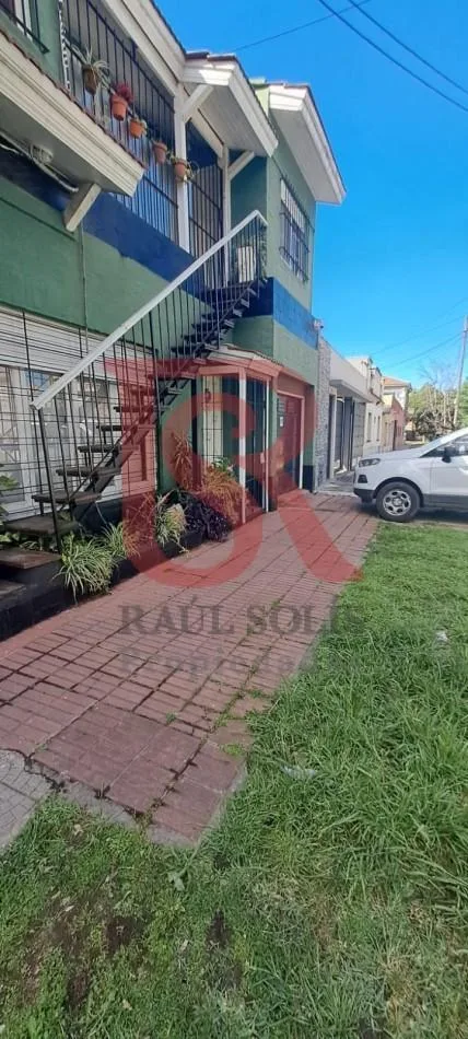 Трёхкомнатный дом с 2 спальнями в Quilmes Oeste, в центре