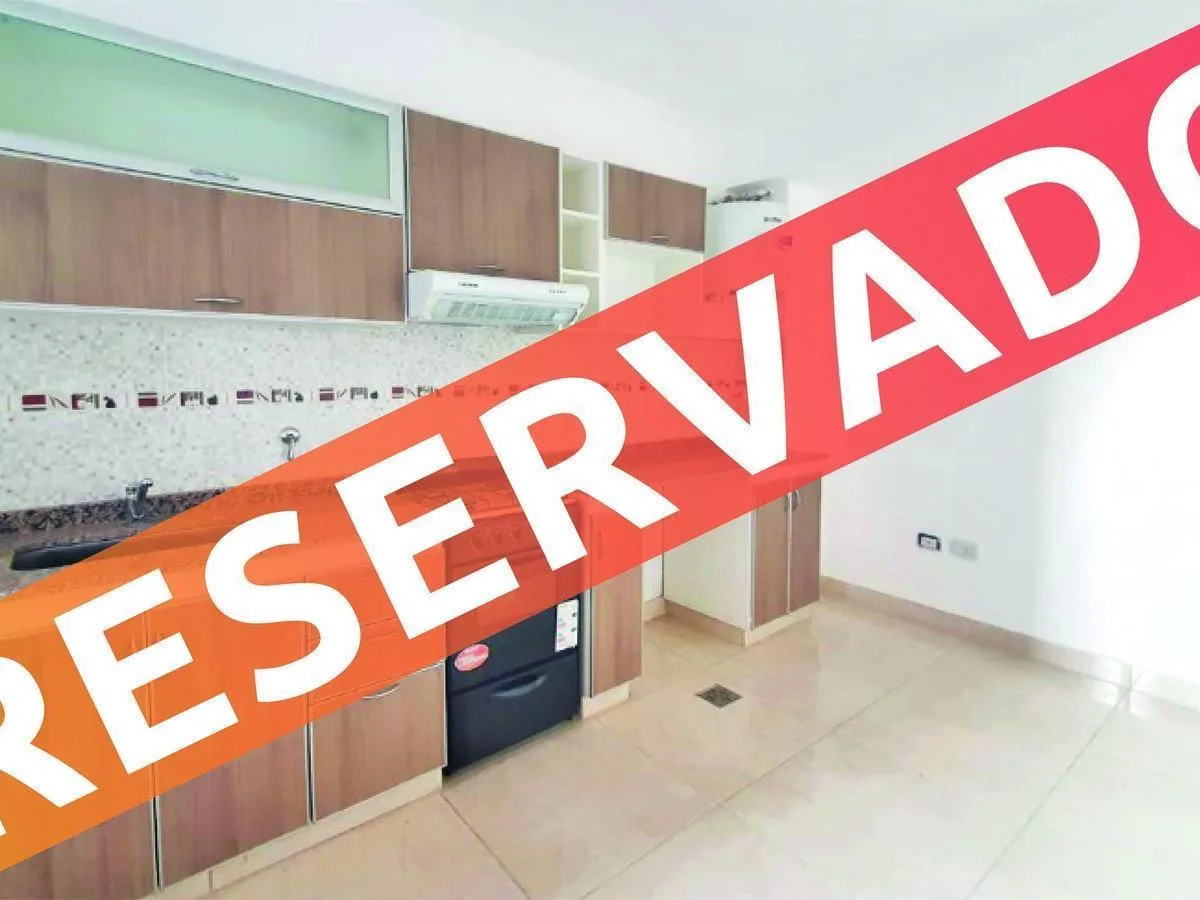 Apartamento de 2 ambientes de 29 m² com varanda em Lanús