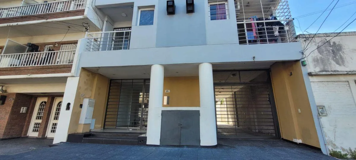 Departamento con Patio en Alquiler