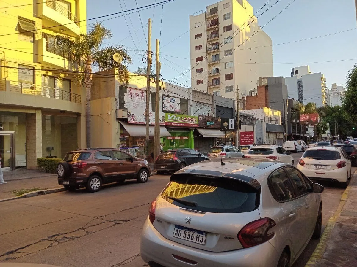 Three-room half-floor apartment with balcony and optional parking in Lomas de Zamora