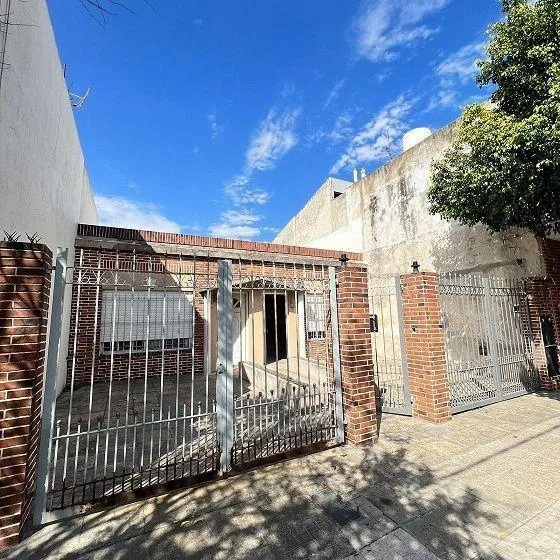 Casa de dois quartos em Lanús Oeste