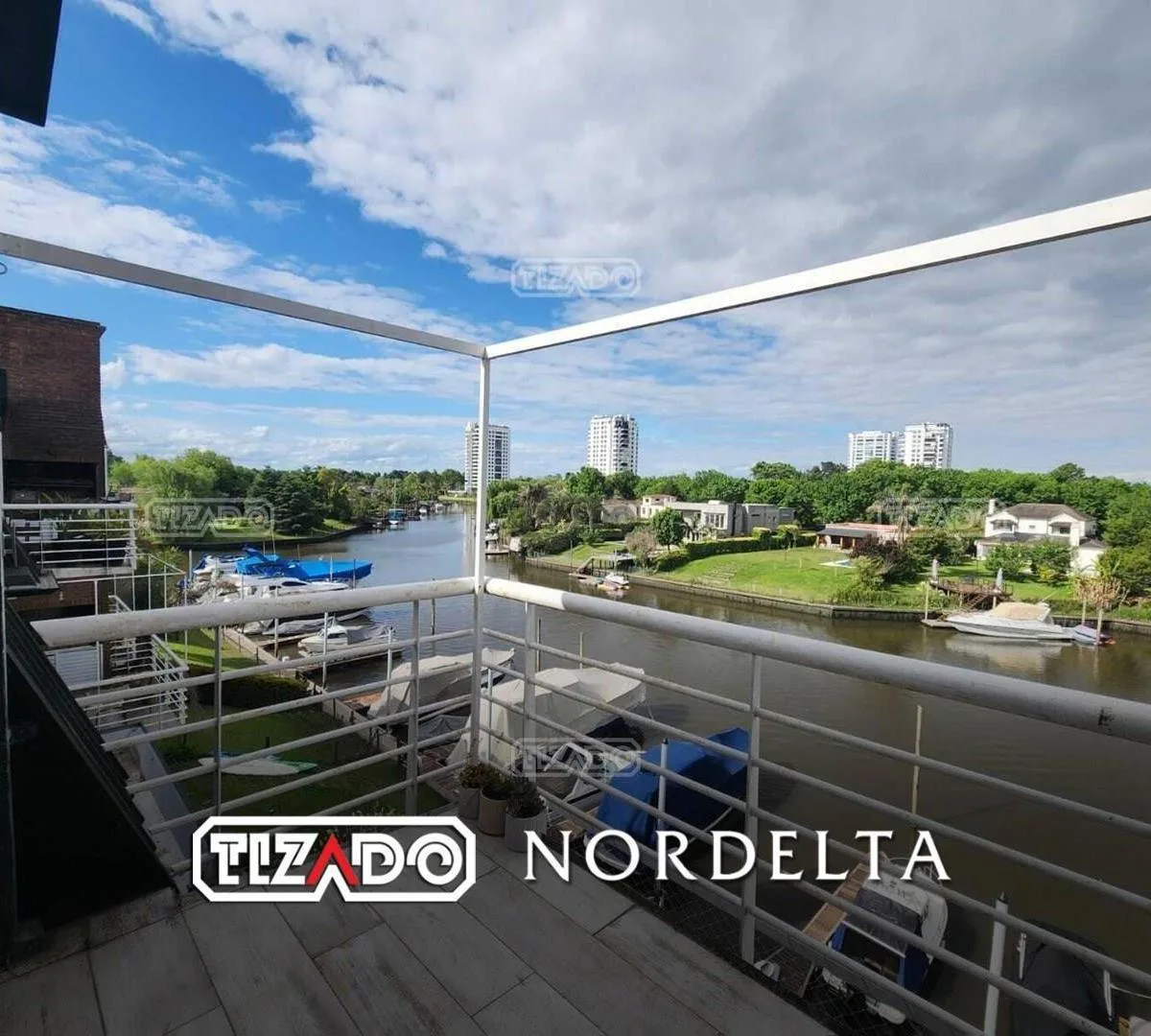 Three-bedroom apartment with river views in Tigre