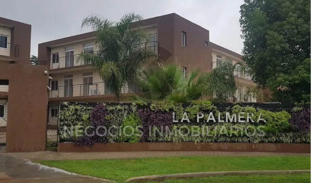 Apartamento de três ambientes com vaga de garagem em Moreno Norte