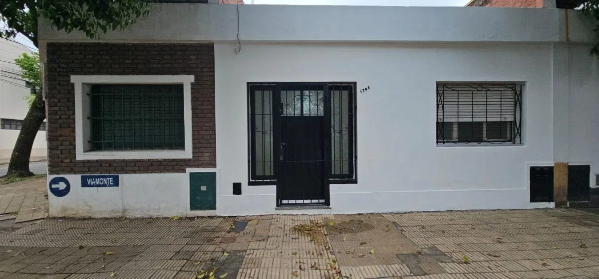 Two-room house for rent in Banfield