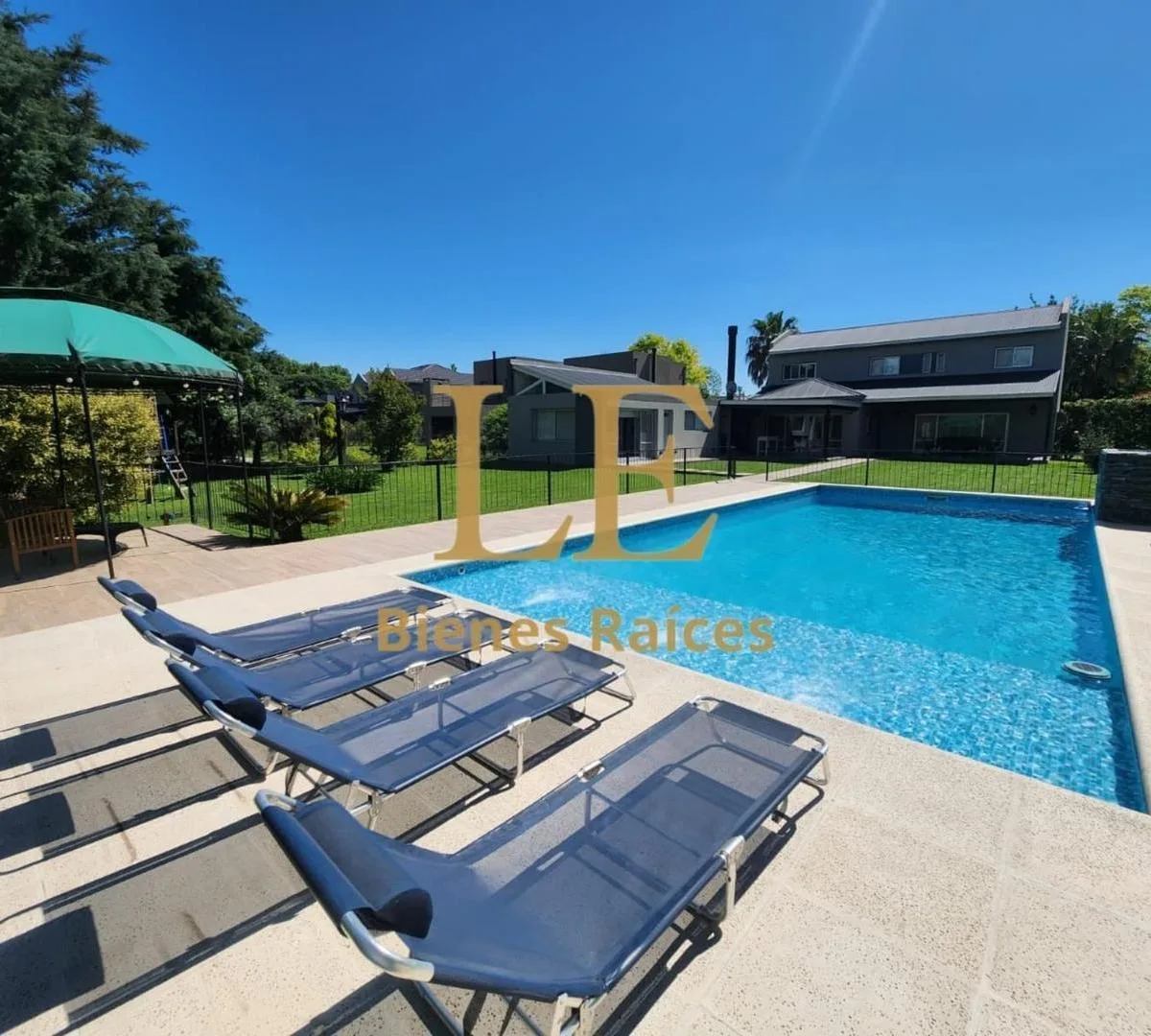 House mobiliada com 5 dormitórios e piscina em Pilar