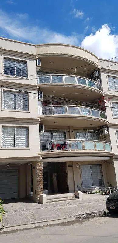 Departamento de 2 ambientes contrafrente en Lomas de Zamora