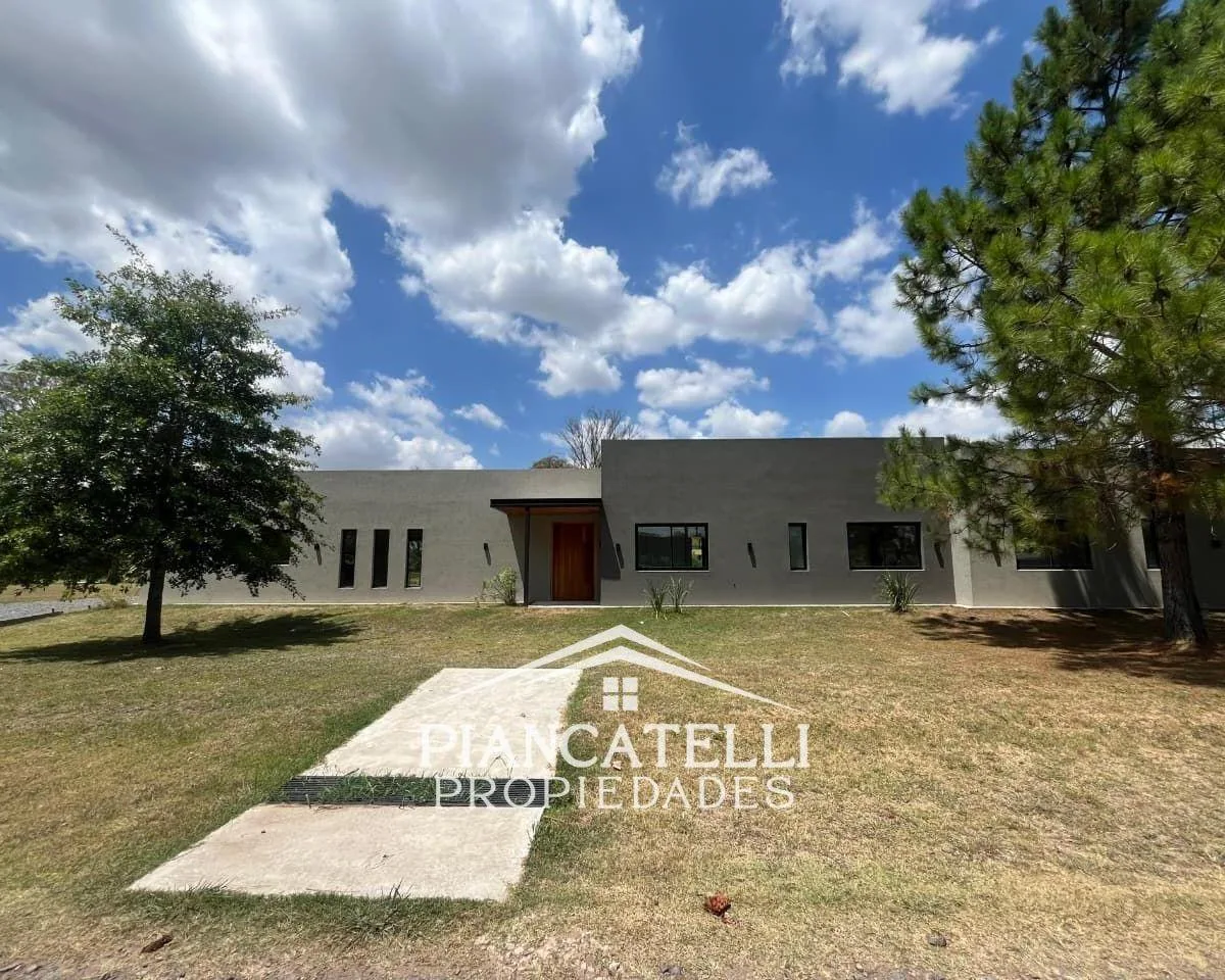 Casa nova (nunca habitada) de 3 dormitórios em La Elina, Comarcas de Luján