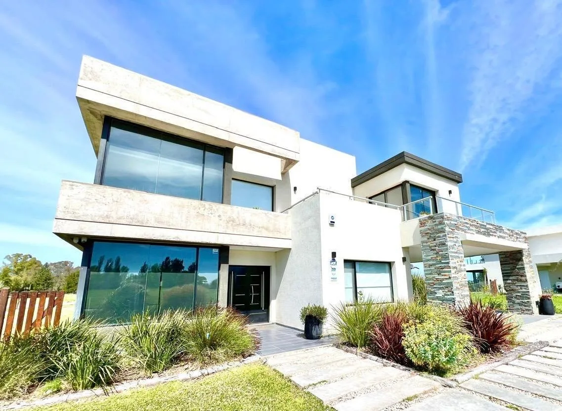 House with 5 bedrooms in La Plata