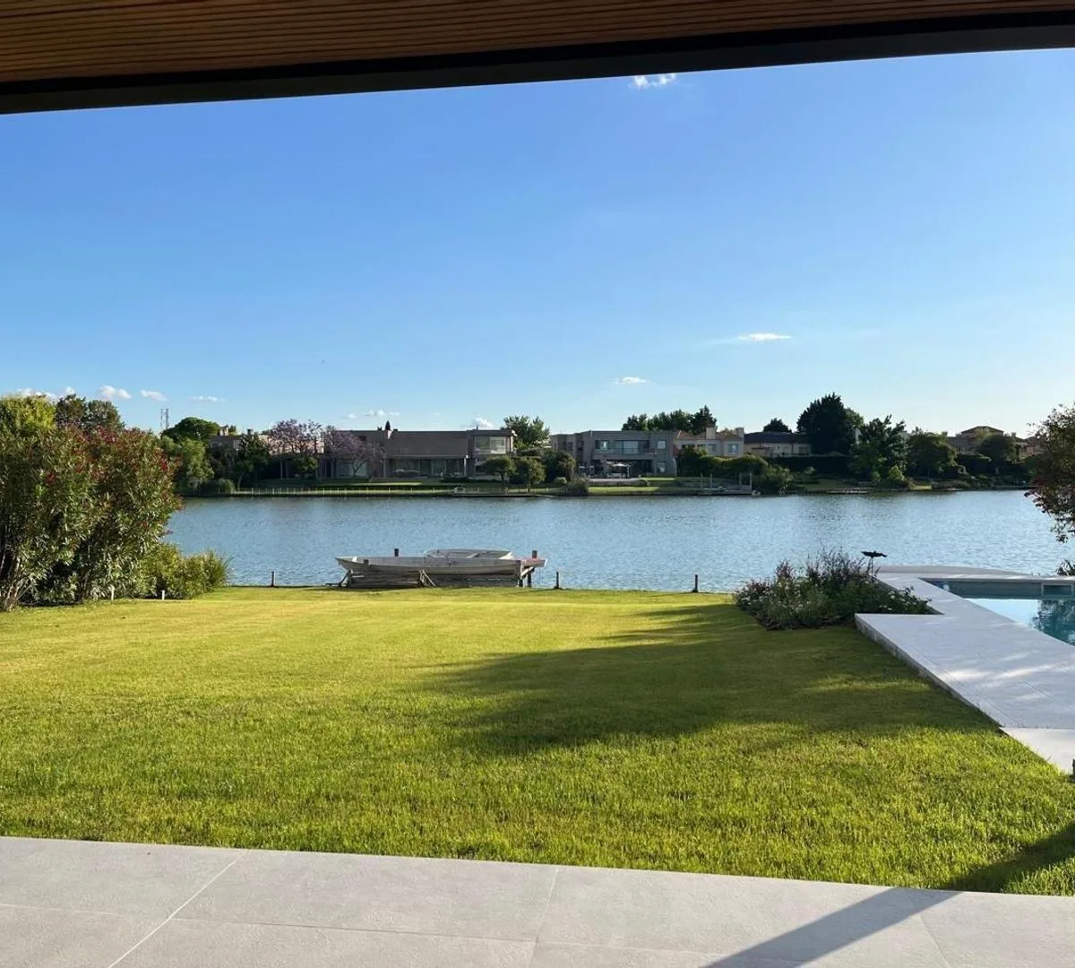 Four-bedroom house on the water in Santa Bárbara, Tigre