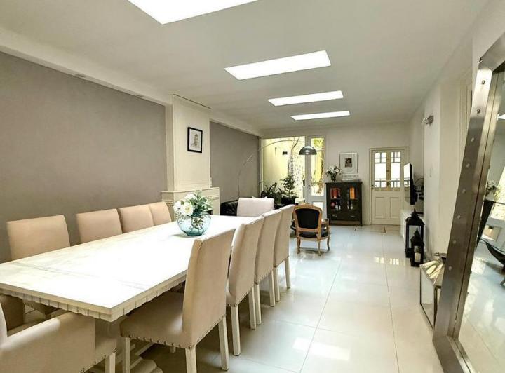 Дом с 4 спальнями в Caballito