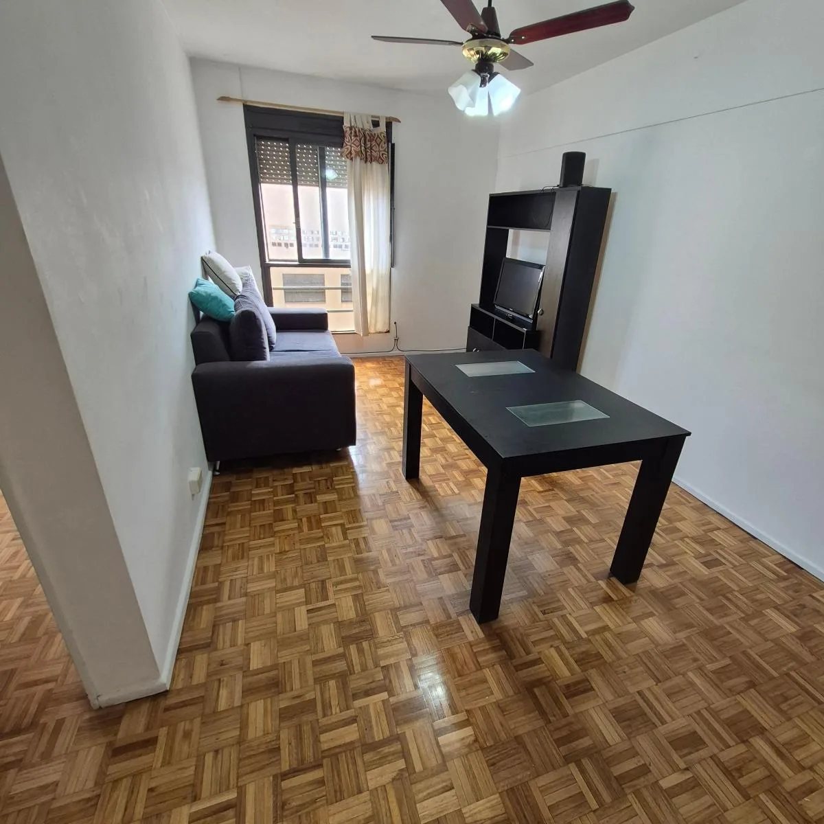 Partially furnished two-room apartment in Almagro