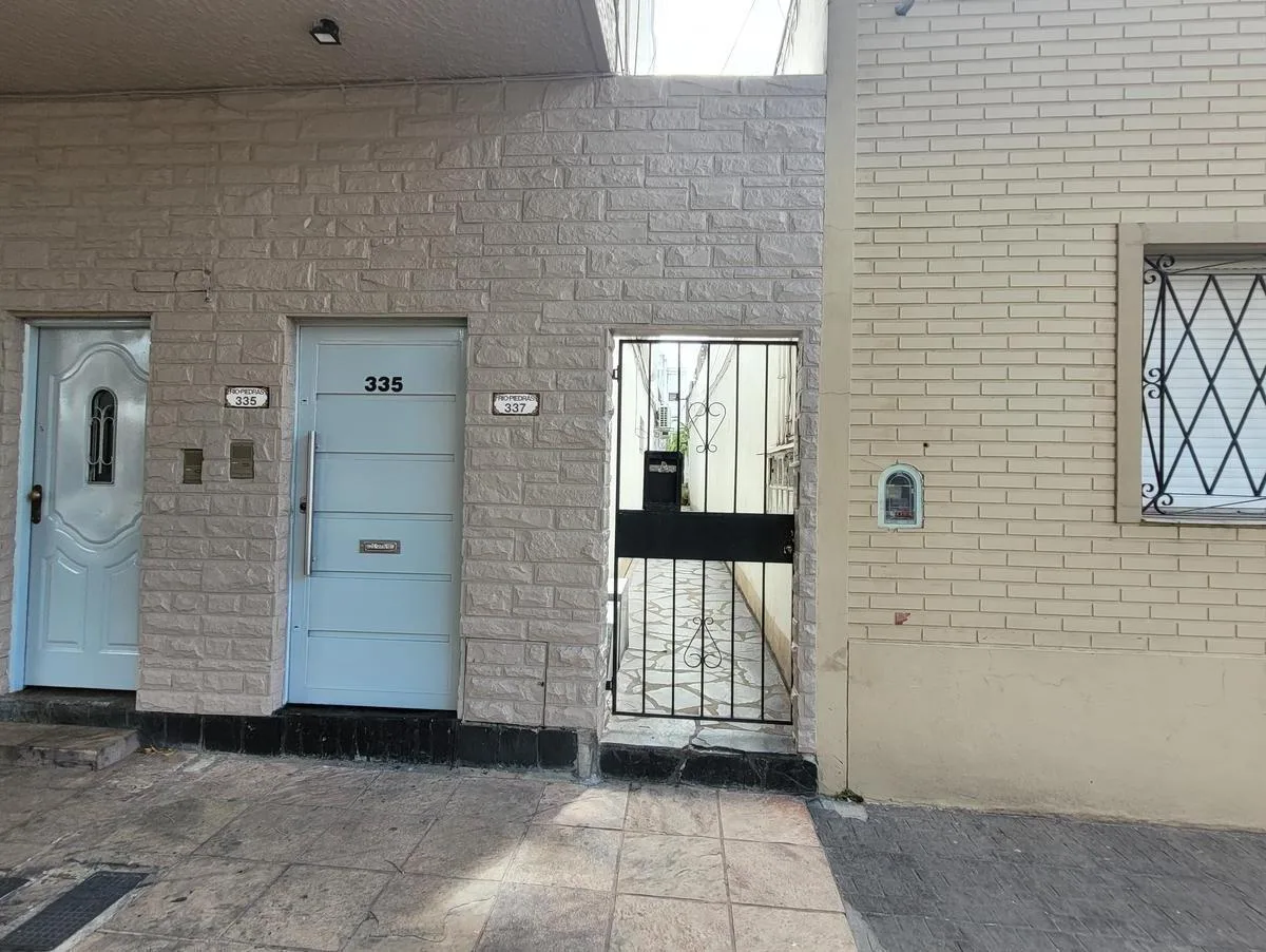 PH de três ambientes com 2 dormitórios em Morón