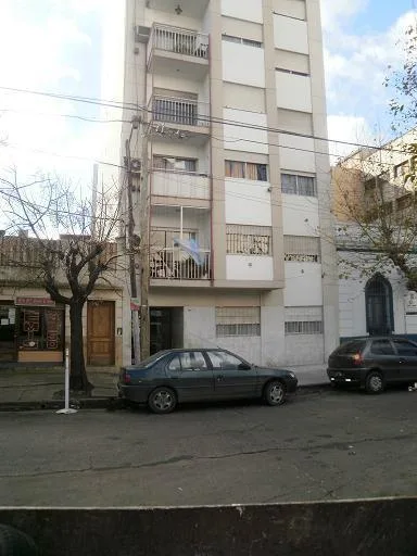 PH com 2 dormitórios em Lanús (aluguel para profissional)