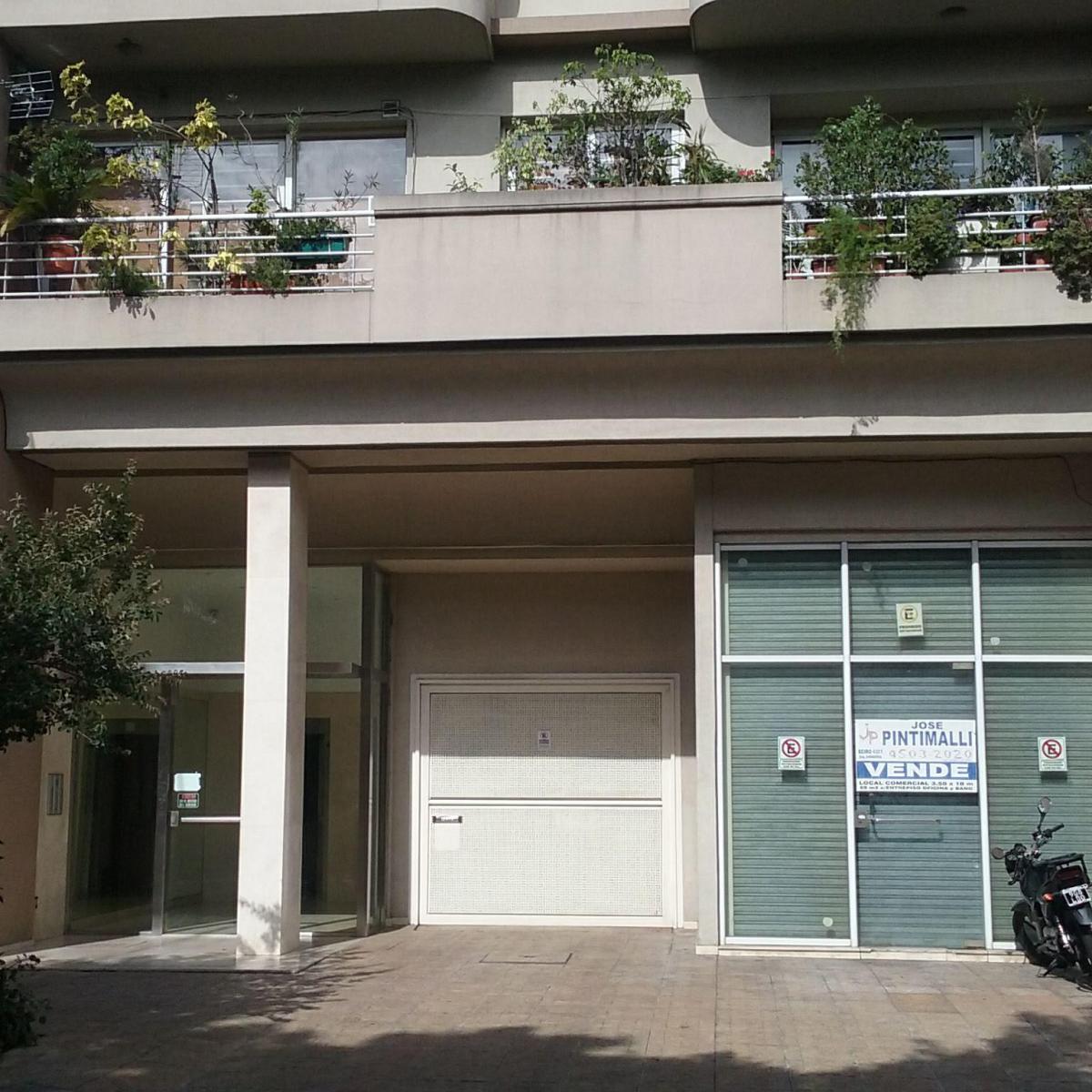 Monoambiente con balcón en Vélez Sarsfield