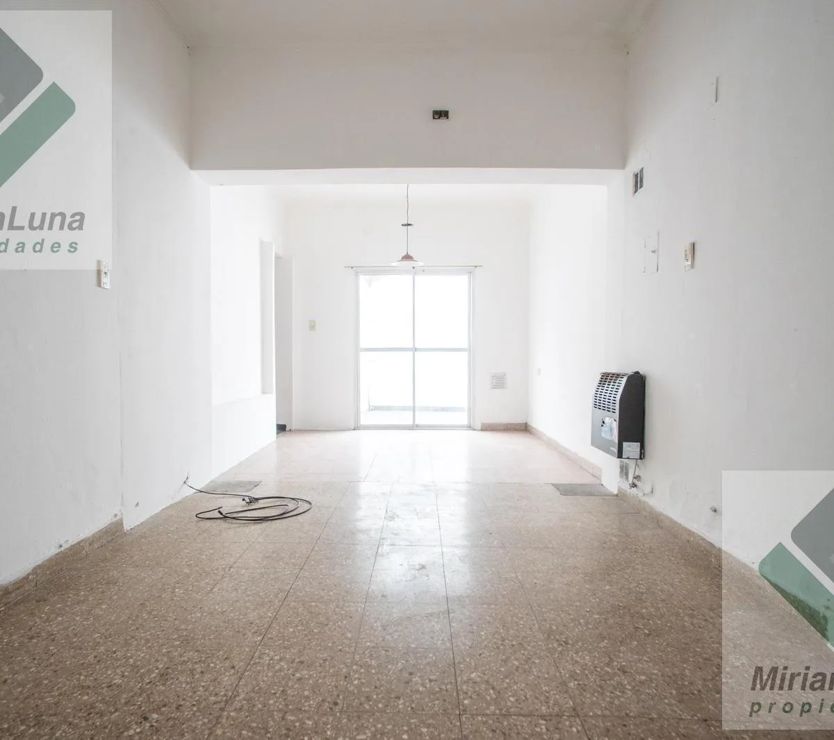 Apartamento PH interno por corredor com 2 dormitórios em La Plata