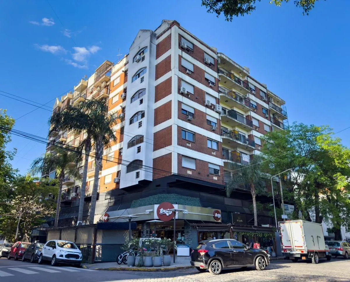 Two-room apartment with parking in Buenos Aires