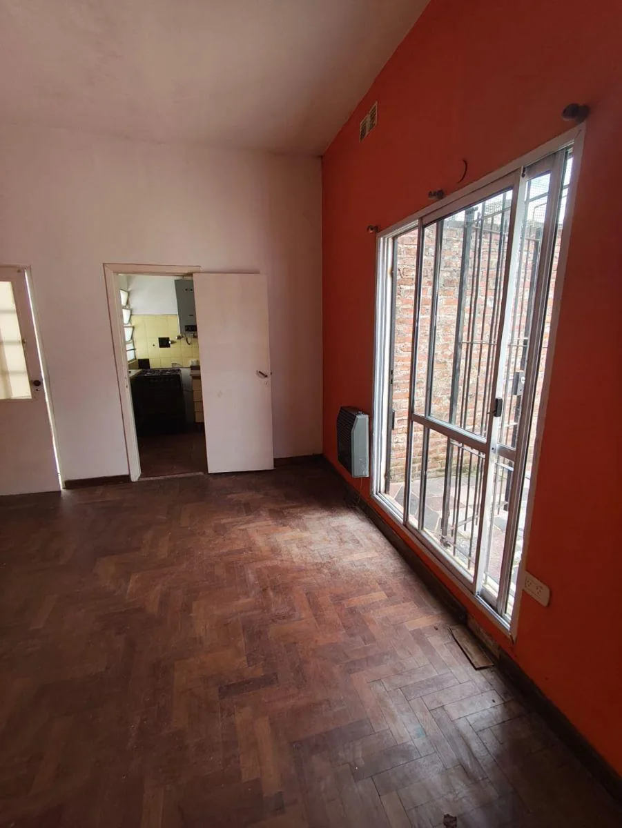 Departamento 2 Ambientes en Alquiler en Quilmes Oeste con Patio