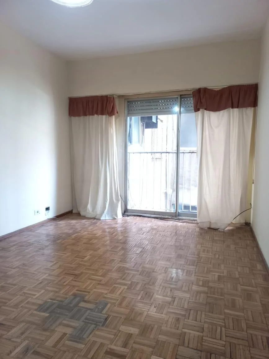 Apartamento de dois ambientes no 6° andar em Balvanera