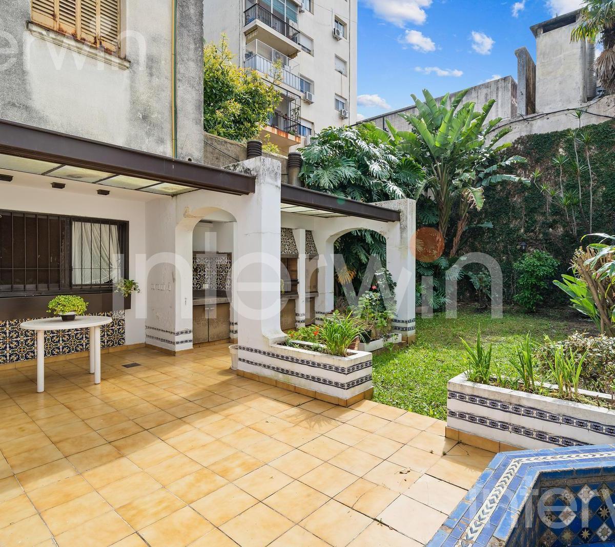 Дом с 4 спальнями в Caballito с садом и террасами