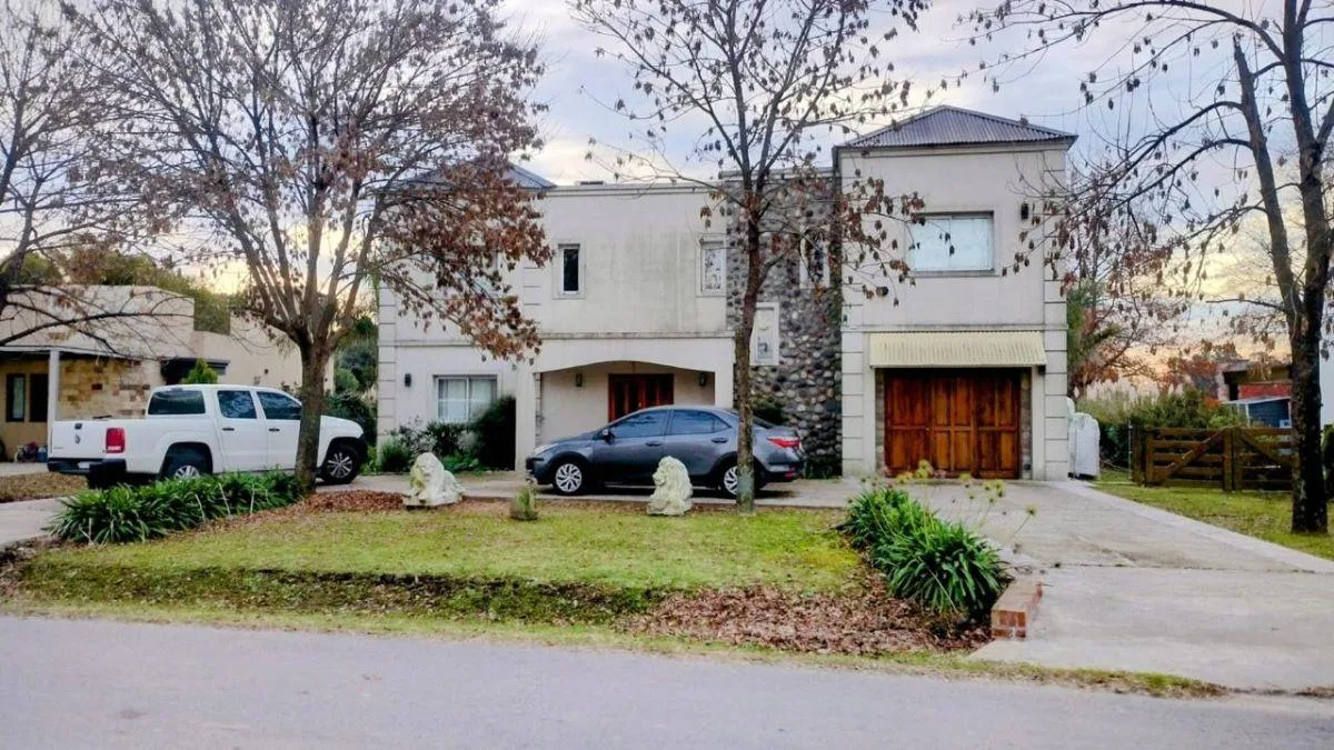 Four-bedroom house in General Rodríguez