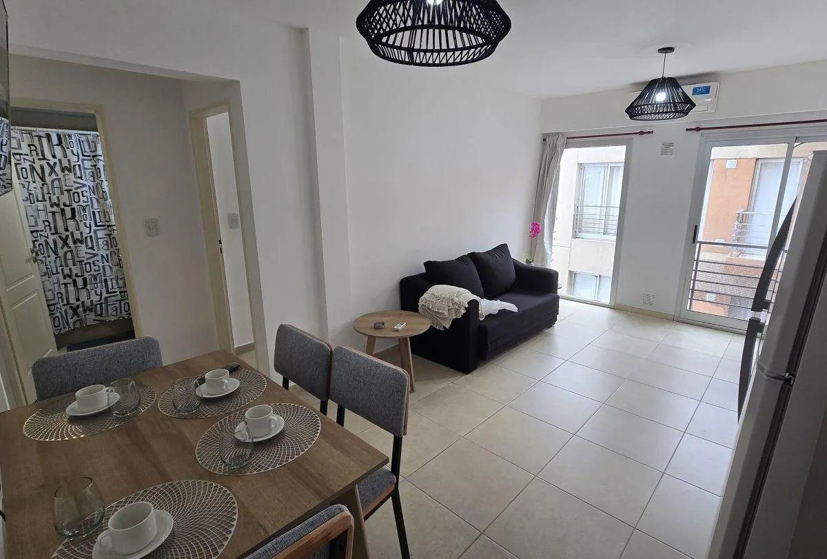 Apartamento de dois ambientes mobiliado em Lanús