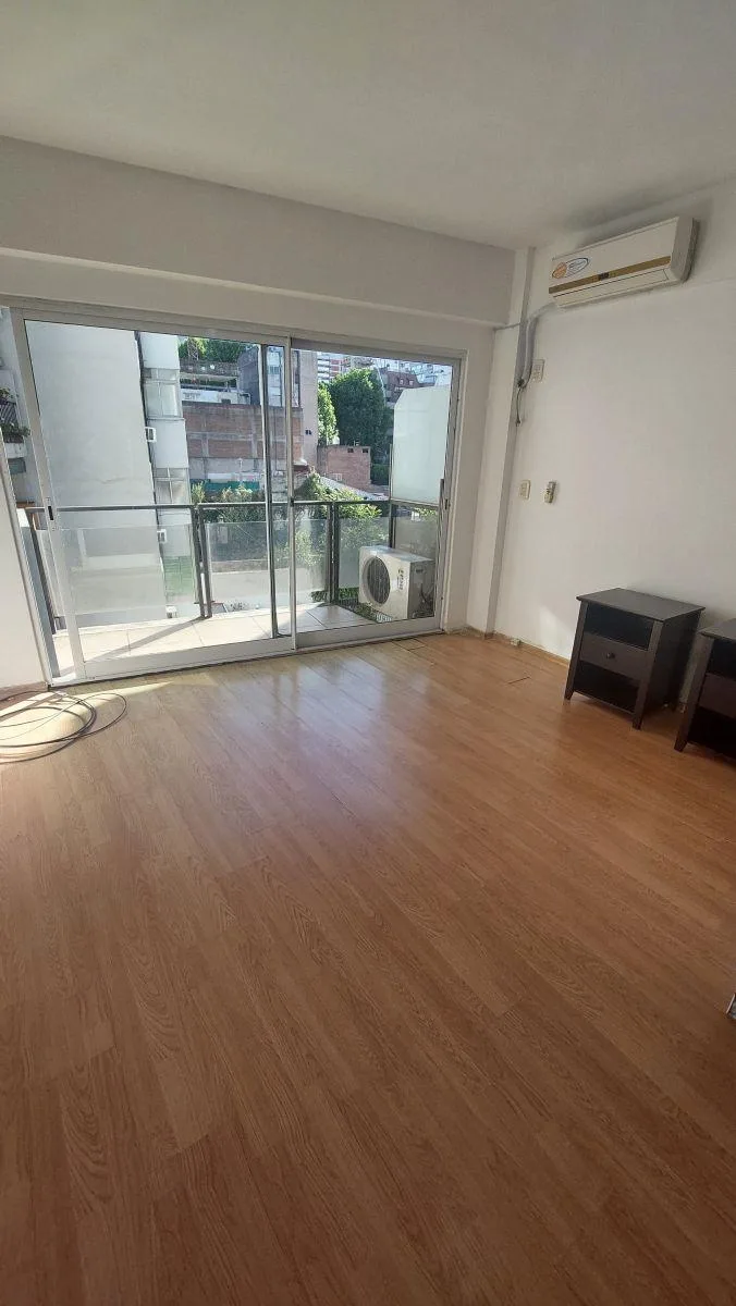 Studio apartment with balcony in Recoleta