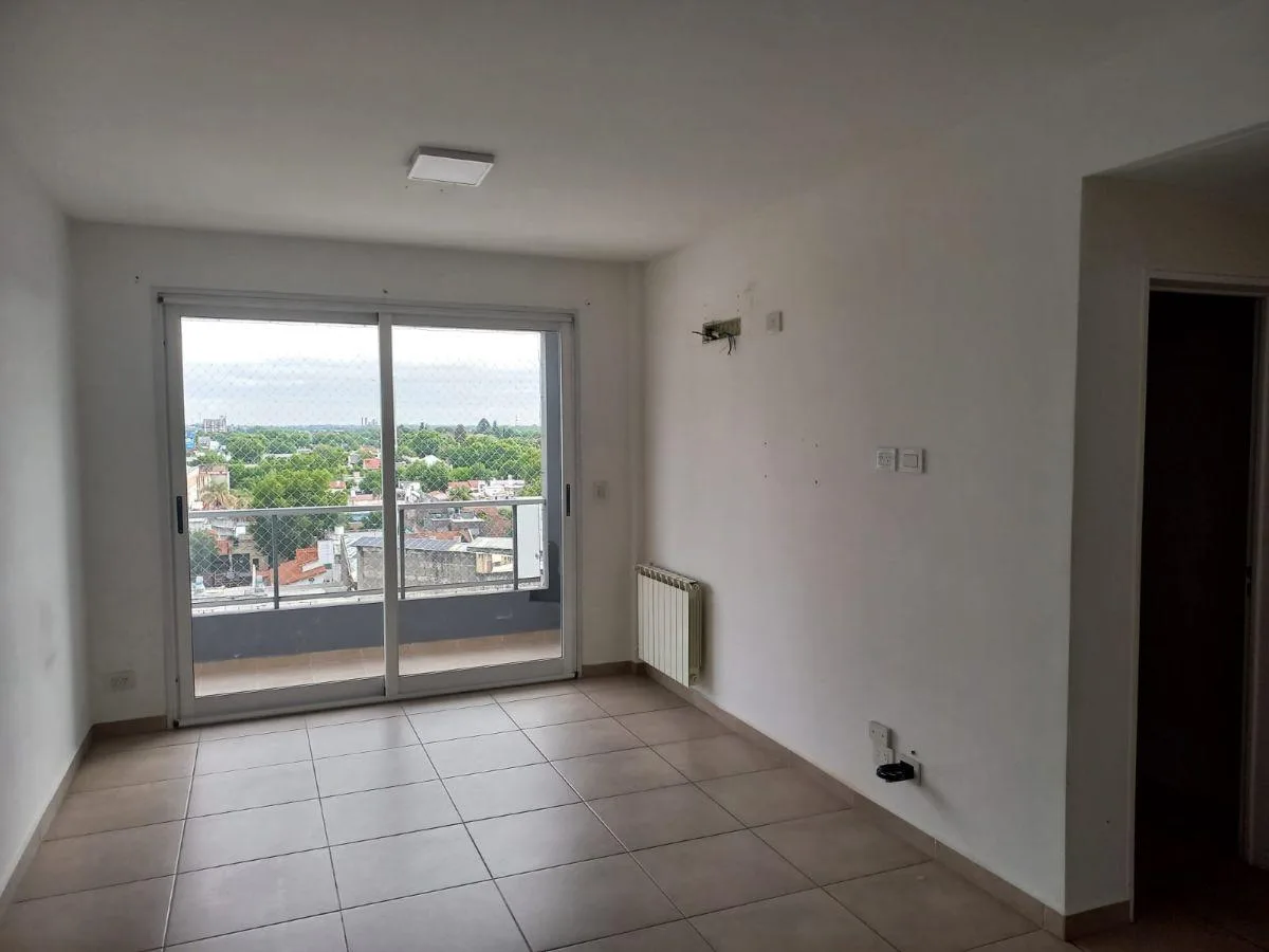 Two-room apartment with balcony in Lomas de Zamora