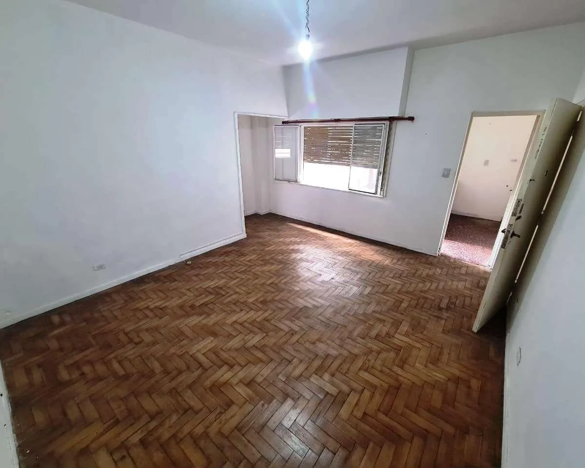 Apartamento de dois ambientes com 1 quarto para aluguel em Lanús Centro