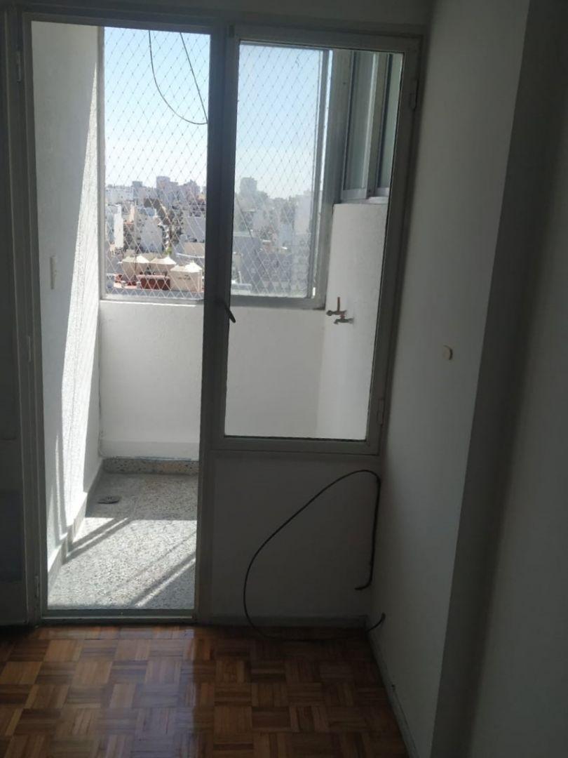 Unfurnished studio apartment in Almagro