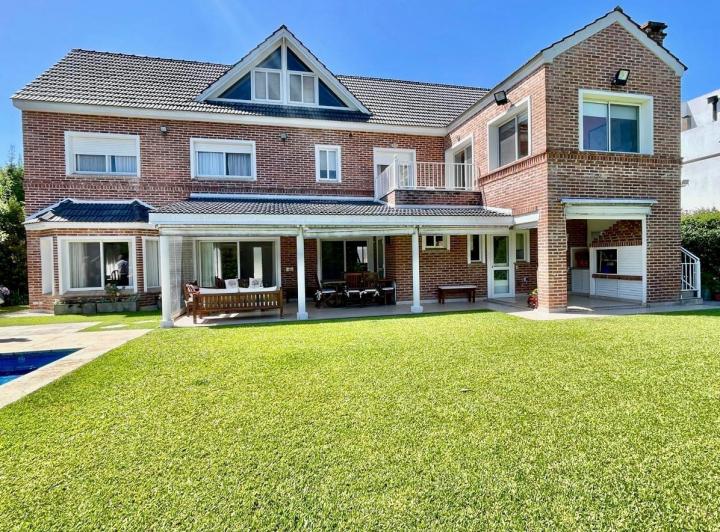 Furnished four-bedroom house in Rincon del Arca, San Fernando