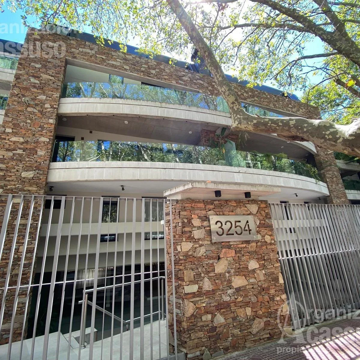 Apartment with 2 bedrooms and terrace in Victoria