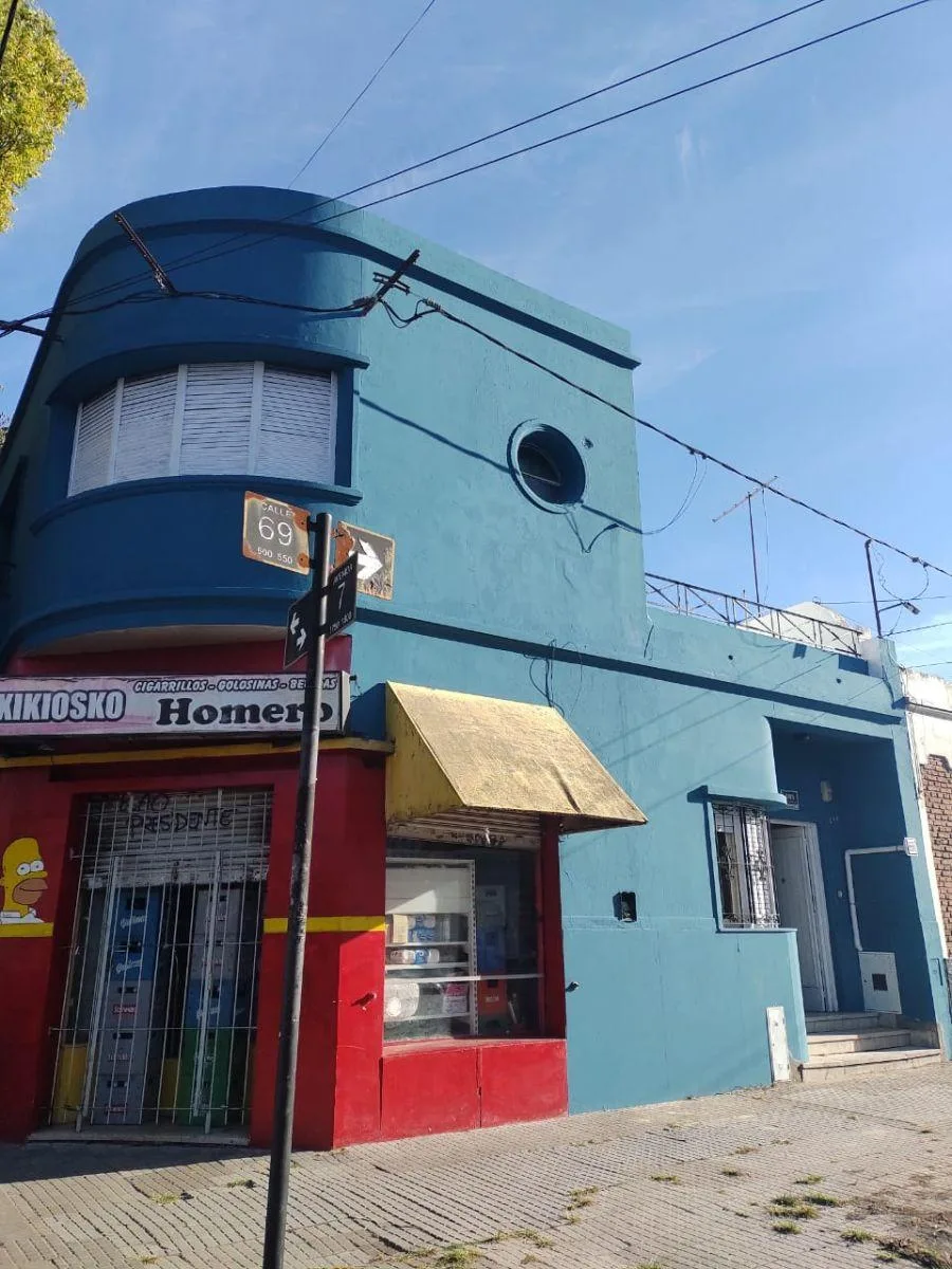 Apartamento de dois andares com 2 quartos para alugar em La Plata