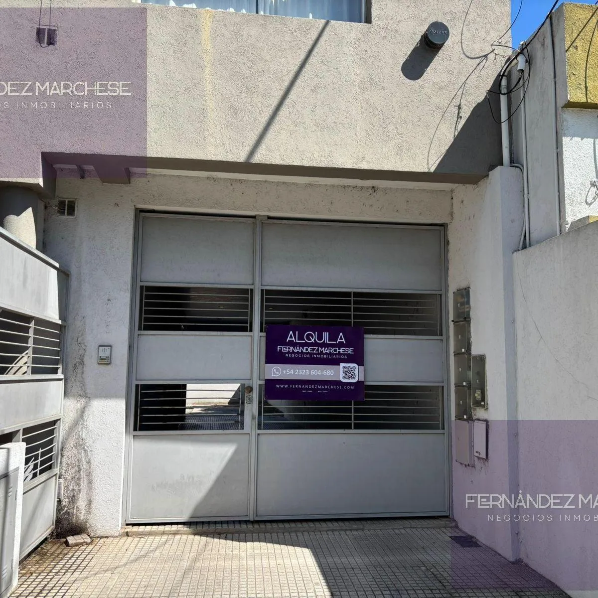 Apartamento térreo com 1 dormitório no bairro Sarmiento