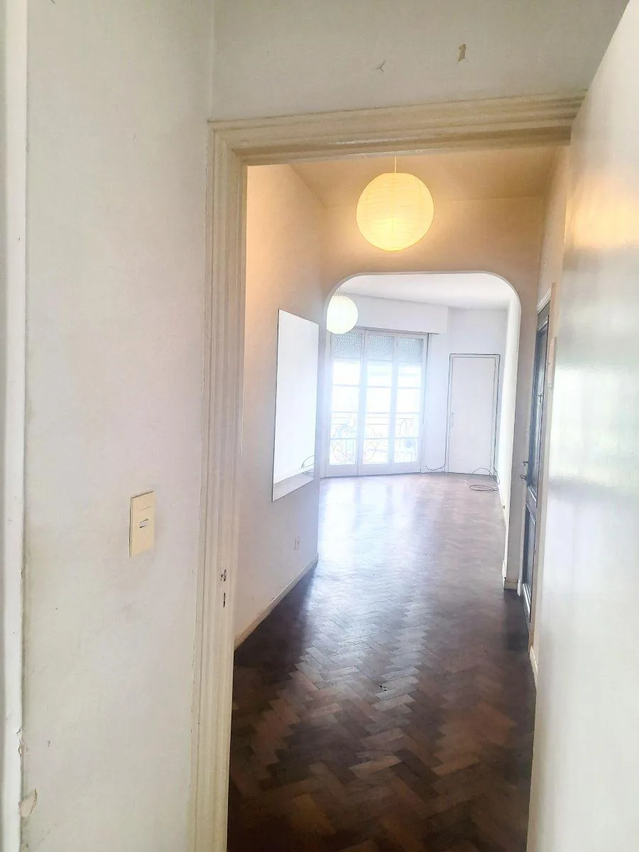 Apartamento de dois ambientes com 1 quarto em Monserrat