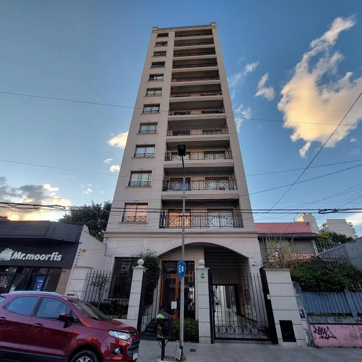 Departamento de 3 ambientes con cochera en General San Martín