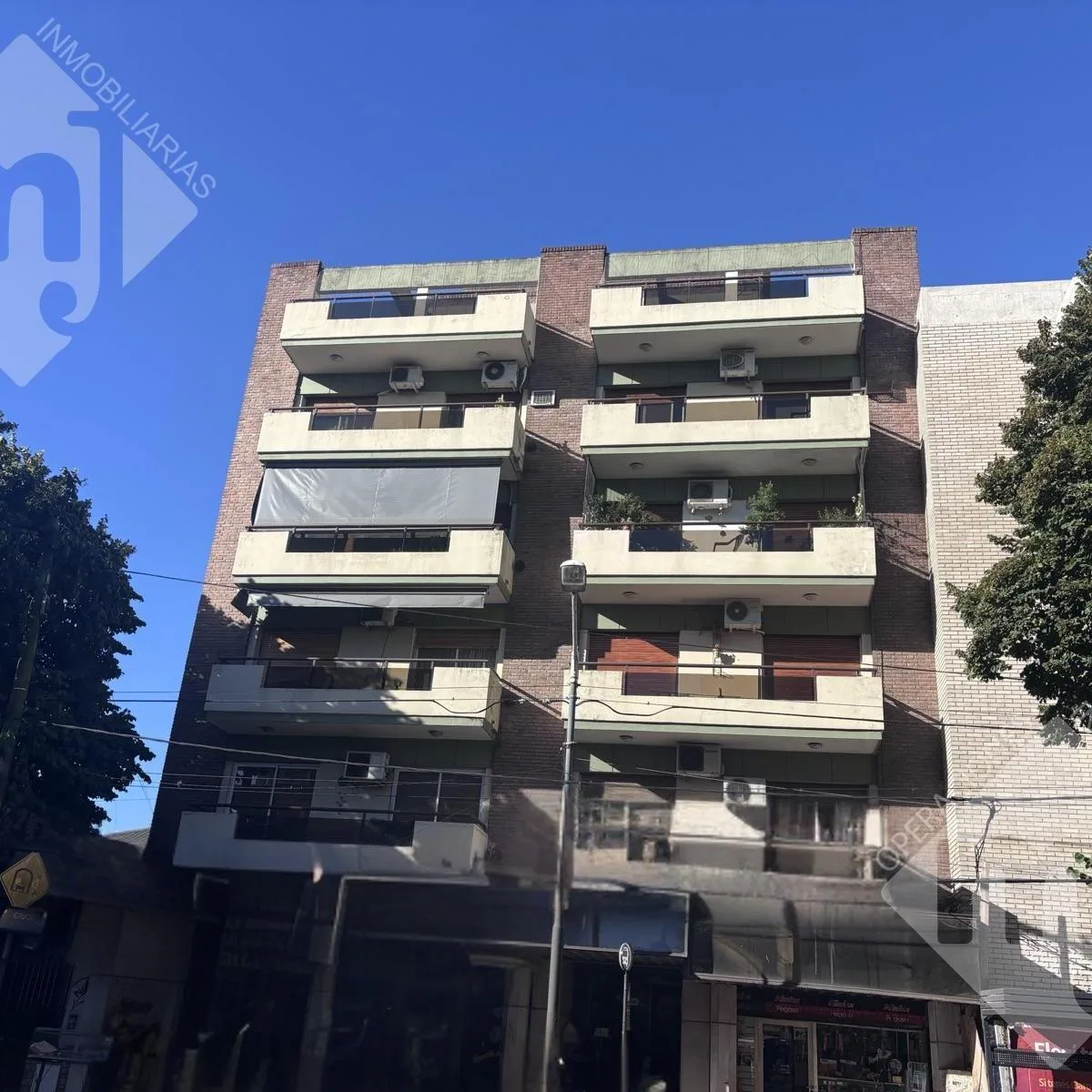 Квартира с двумя комнатами в Victoria