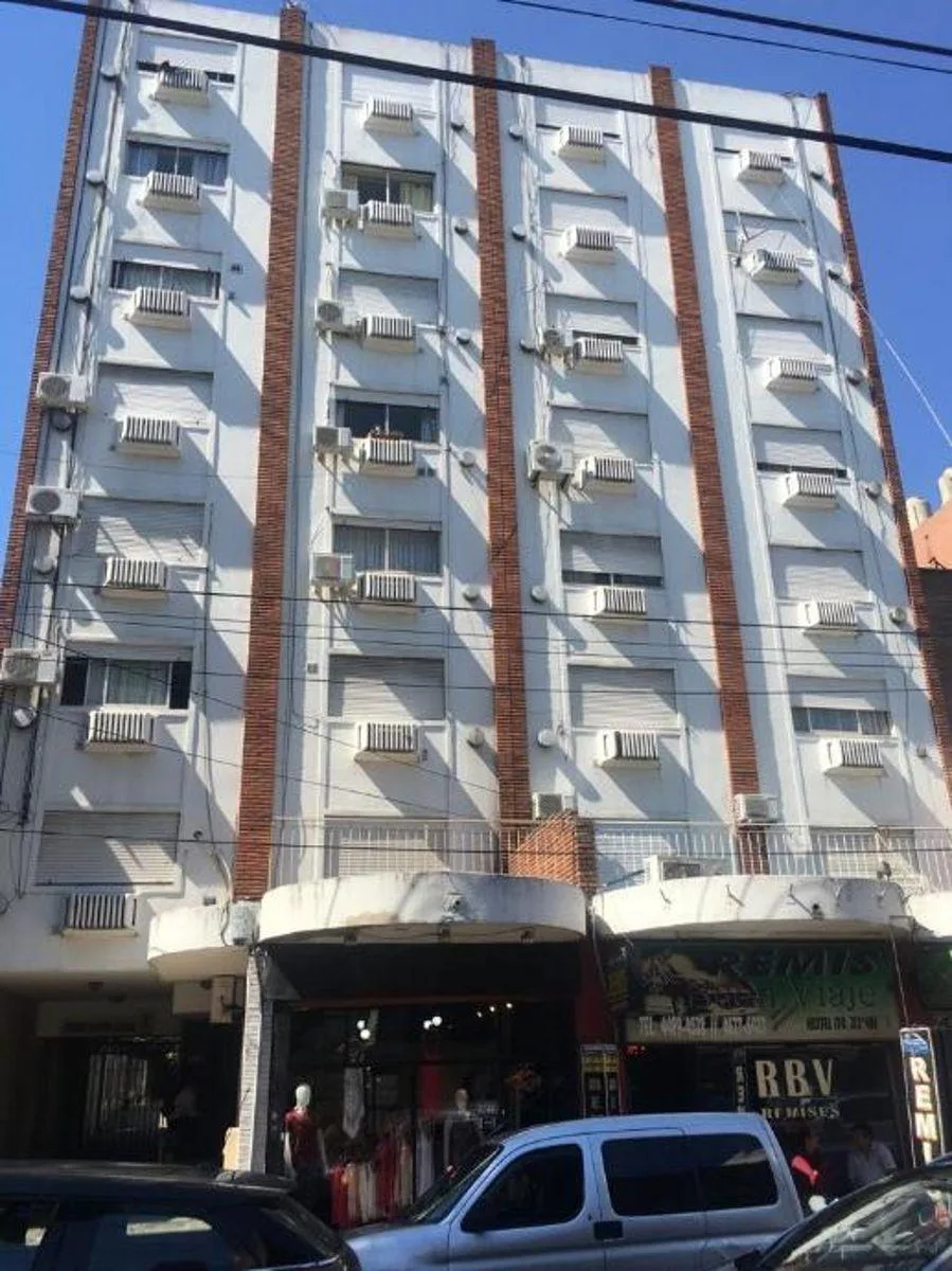 Studio apartment on the 6th floor in Morón