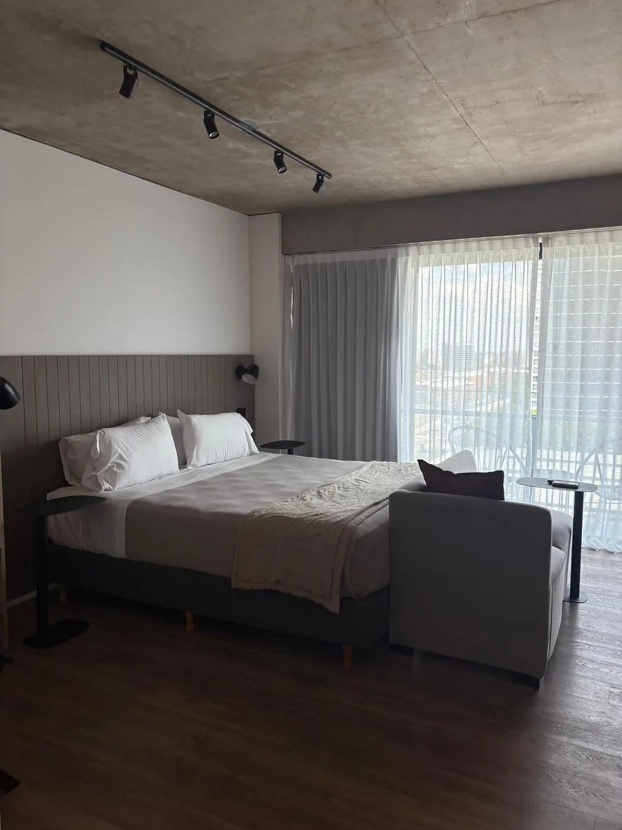 Квартира-студия в San Telmo с террасой и видом на залив