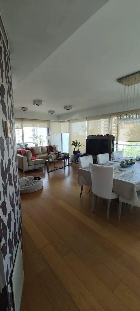 Departamento de 4 ambientes con cochera en Quilmes Centro