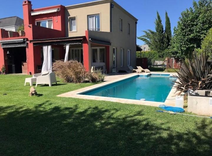 Casa com 3 dormitórios em San Fernando