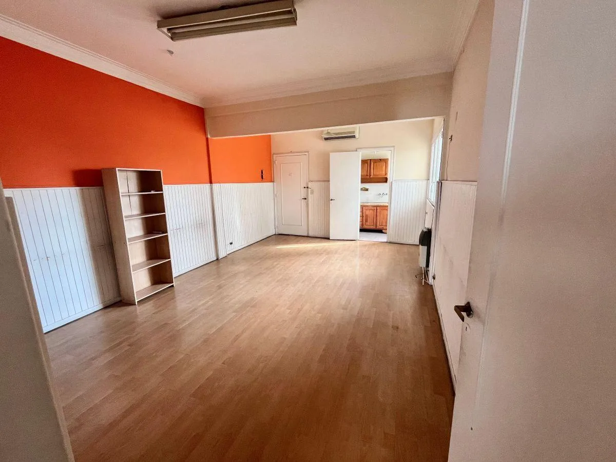 Квартира с тремя комнатами в Centro Avellaneda