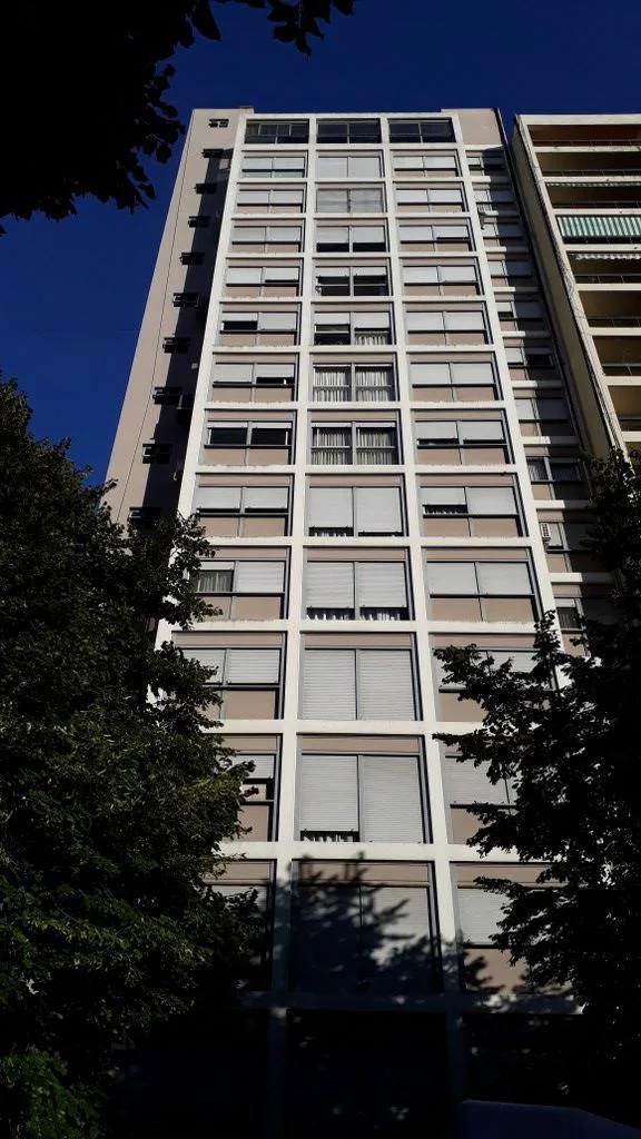 Apartamento de dois quartos no Microcentro de La Plata com vista e vaga de garagem
