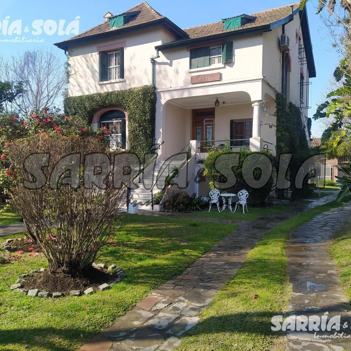 Nine-bedroom house with garden and pool in Tigre