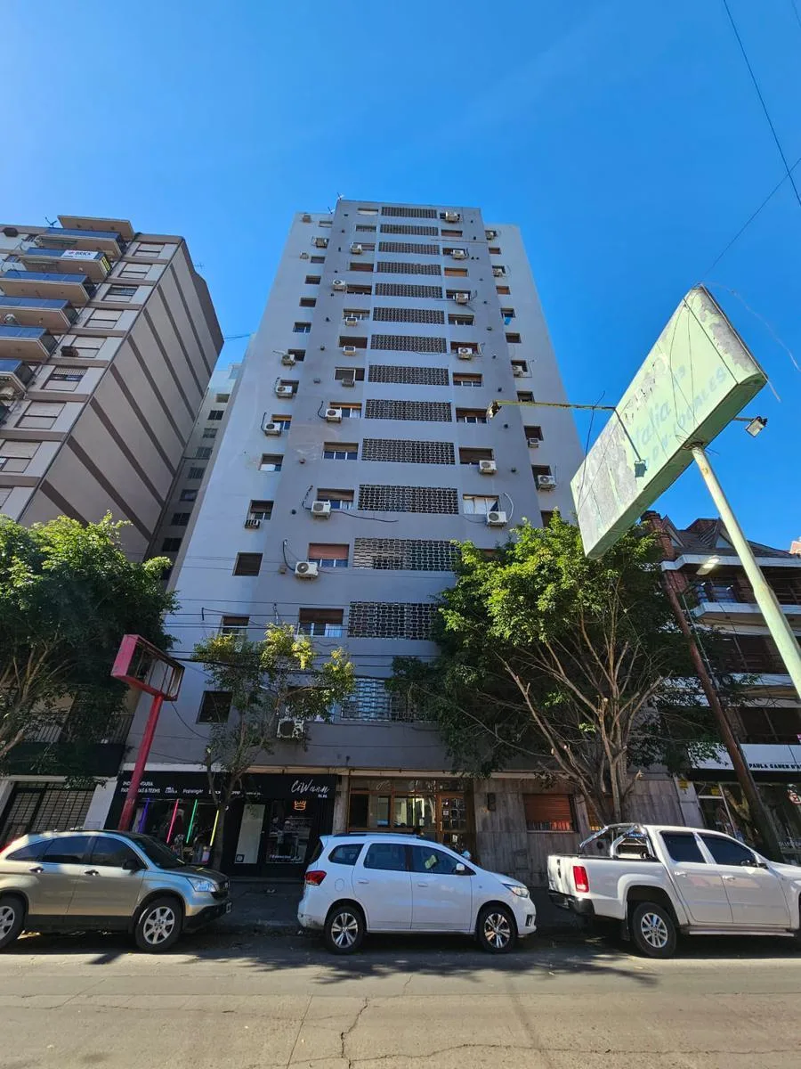 Departamento de 2 ambientes en el centro de Lomas de Zamora